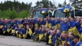 Освобожденные граждане Украины после обмена, состоявшегося 6 мая 2025